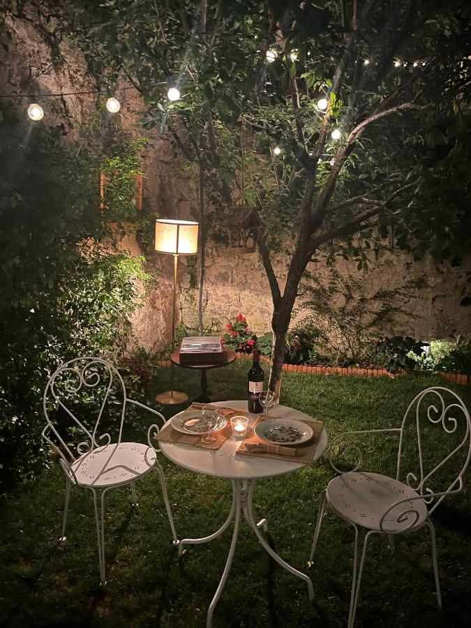 Casa Vayu - Rooms & Garden Νάπολη Εξωτερικό φωτογραφία